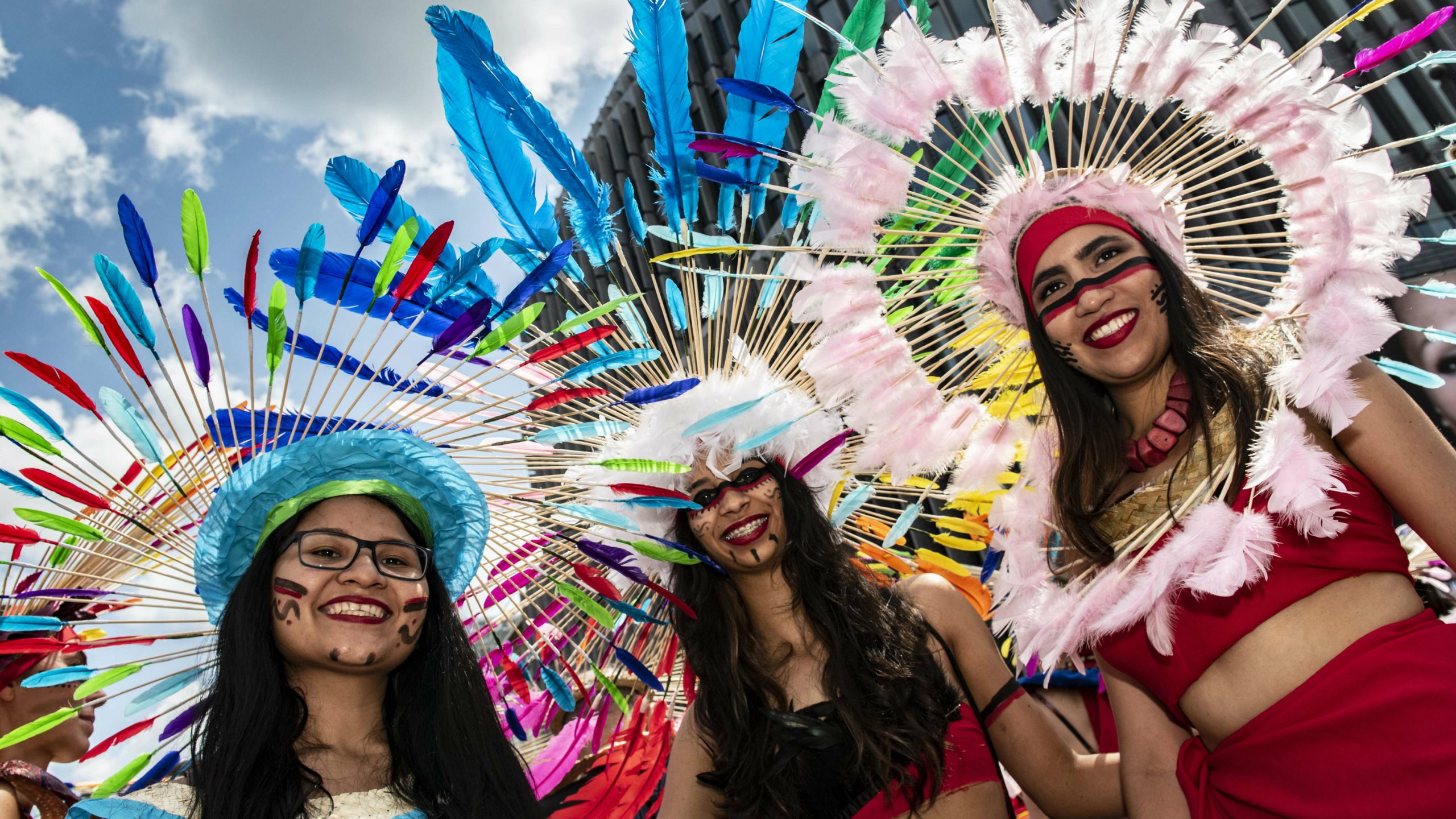 Hiljade ljudi na Paradi ponosa u Berlinu i na LGBT skupovima u Poljskoj 1