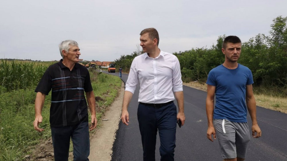 Asfalt i za Krivaju i Bukor, najudaljenija pocerska mesta 1