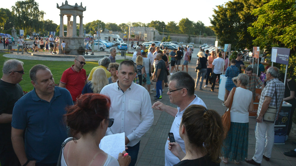 Šesta slobodna zona u Nišu: Ako se bude rušio Trg opozicionari će to sprečiti svojim telima 1