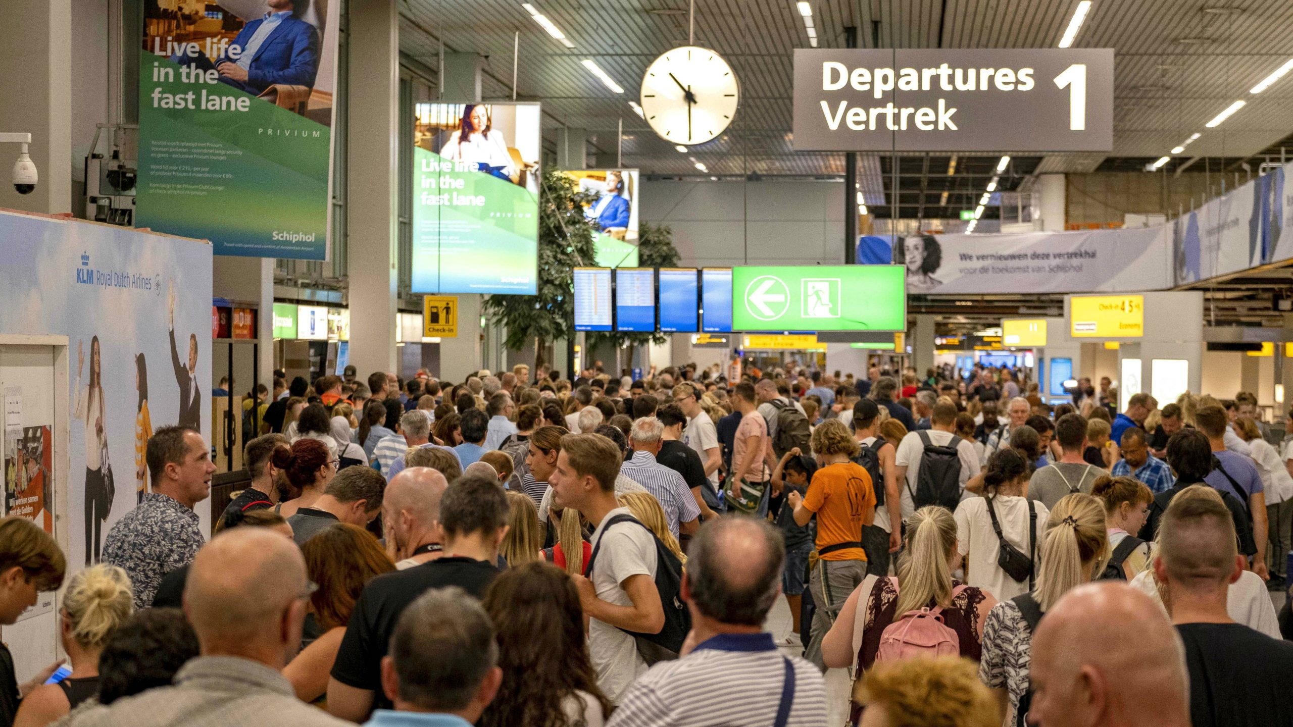 I dalje problemi na aerodromu u Amsterdamu 1