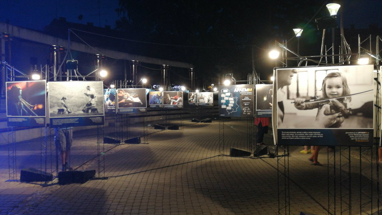 Požega: Otvorena izložba ARLEMM umetničkog karavana 1