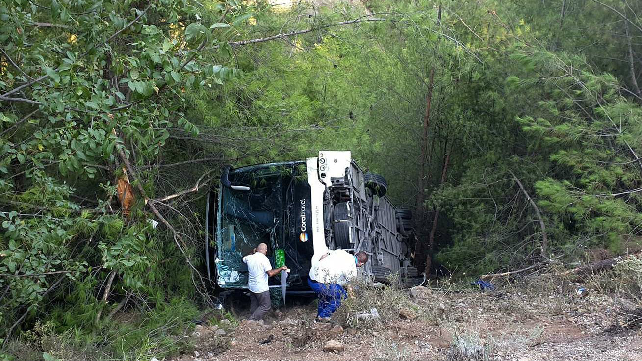 Turska: Autobus sleteo sa puta, povređeno 25 turista 1
