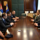 Stefanović nagradio policajce sa Starog grada 2