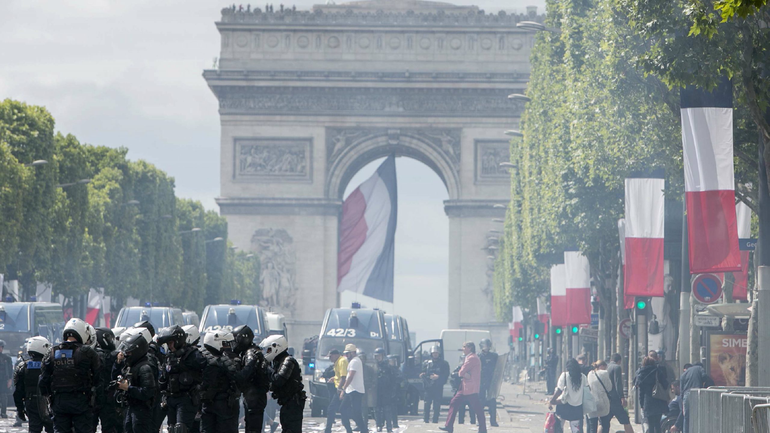 U Parizu incidenti posle vojne parade 1