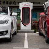 Konkurenti odvajaju Teslin udeo prodaje električnih vozila u SAD 9