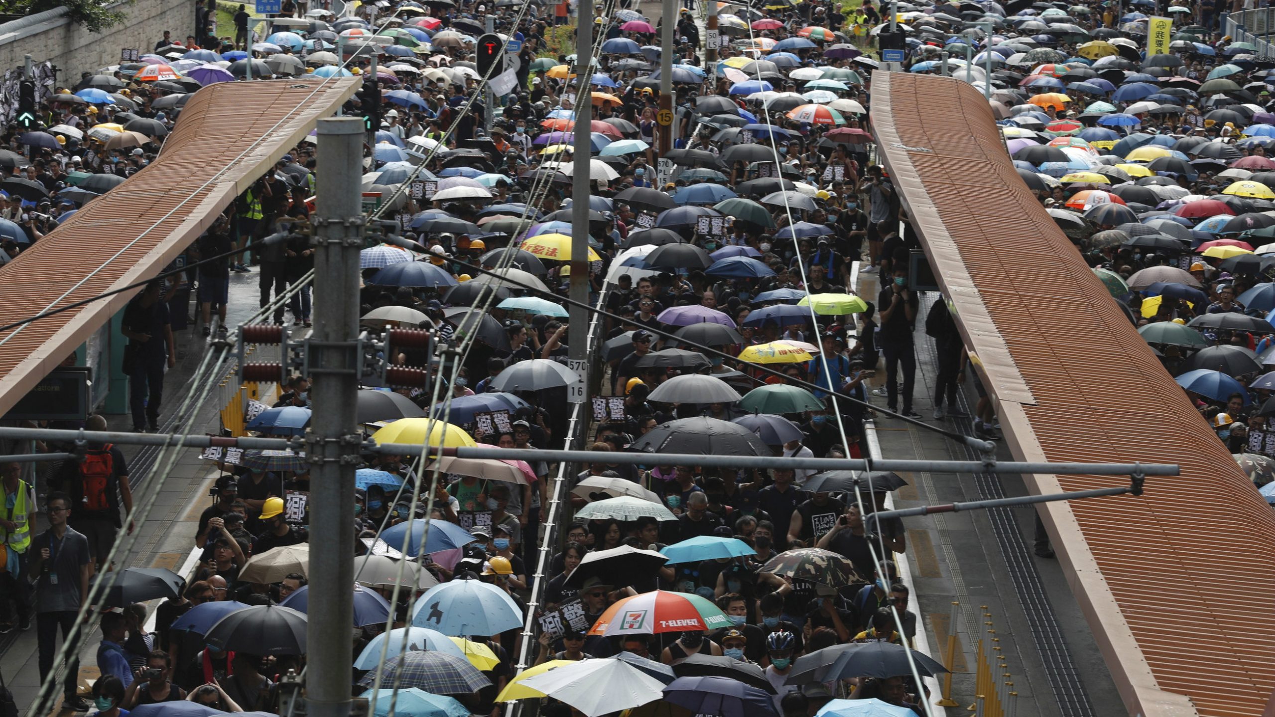 Hiljade ljudi na demonstracijama u Hong Kongu uprkos upozorenjima policije 1