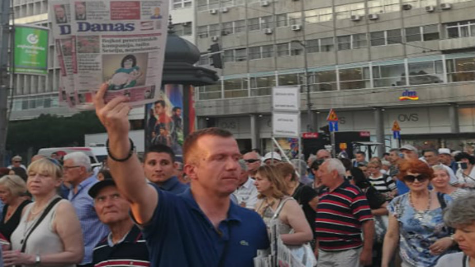 Učesnici protesta poručili Vučiću da mu neće proći pokušaj podele građana (FOTO/VIDEO) 3