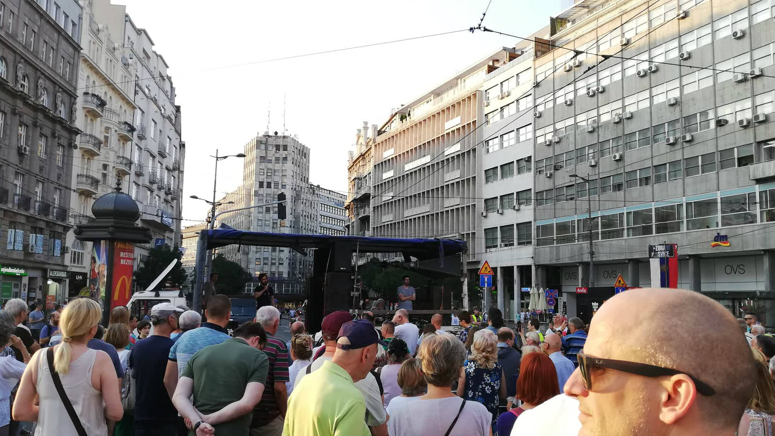 Učesnici protesta poručili Vučiću da mu neće proći pokušaj podele građana (FOTO/VIDEO) 2