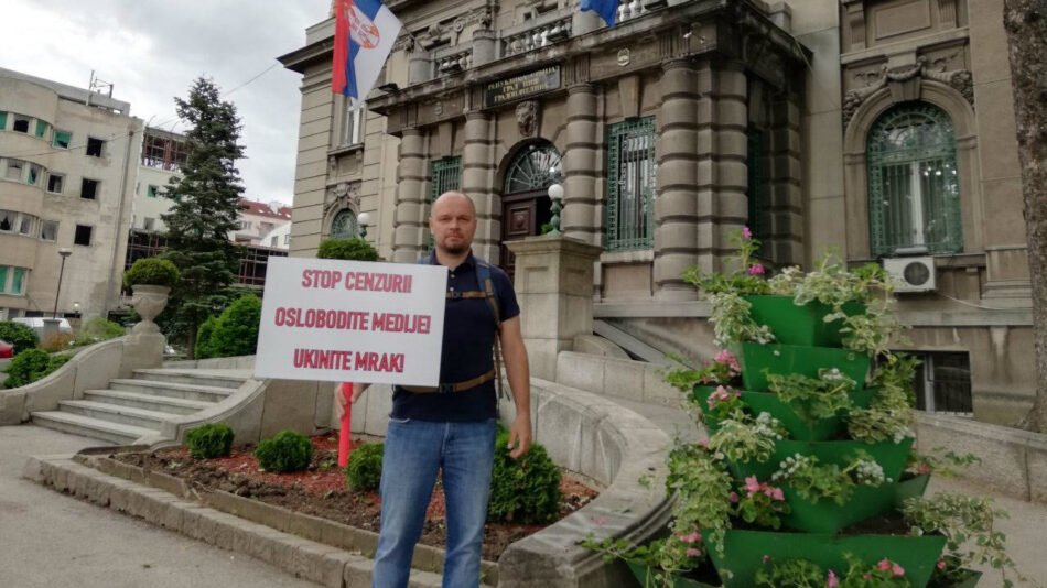 Fejsbuk – moćno i varljivo oružje društvenih promena 1