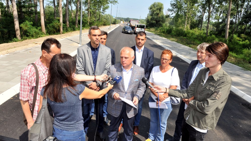 Vesić: Nova saobraćajnica na levoj obali Dunava važna zbog kanalizacije 1