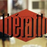 Štampa razapeta između papira i ekrana 2