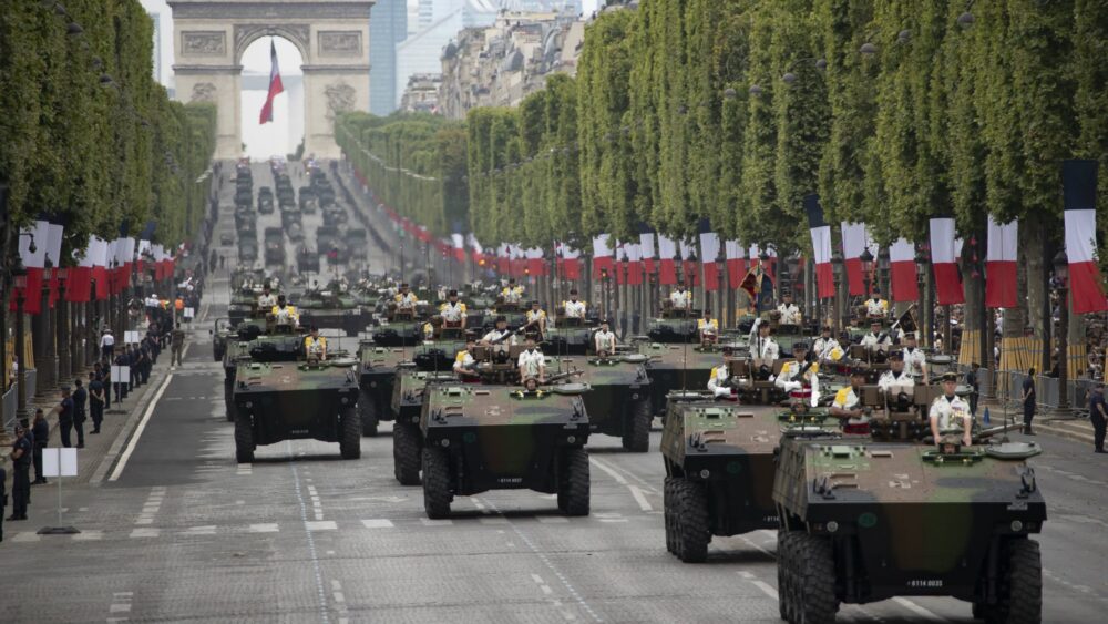 Održana tradicionalna vojna parada u Parizu povodom Dana Bastilje 1