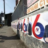 Za cepanje plakata sa Vučićevim likom kazna 10.000 13