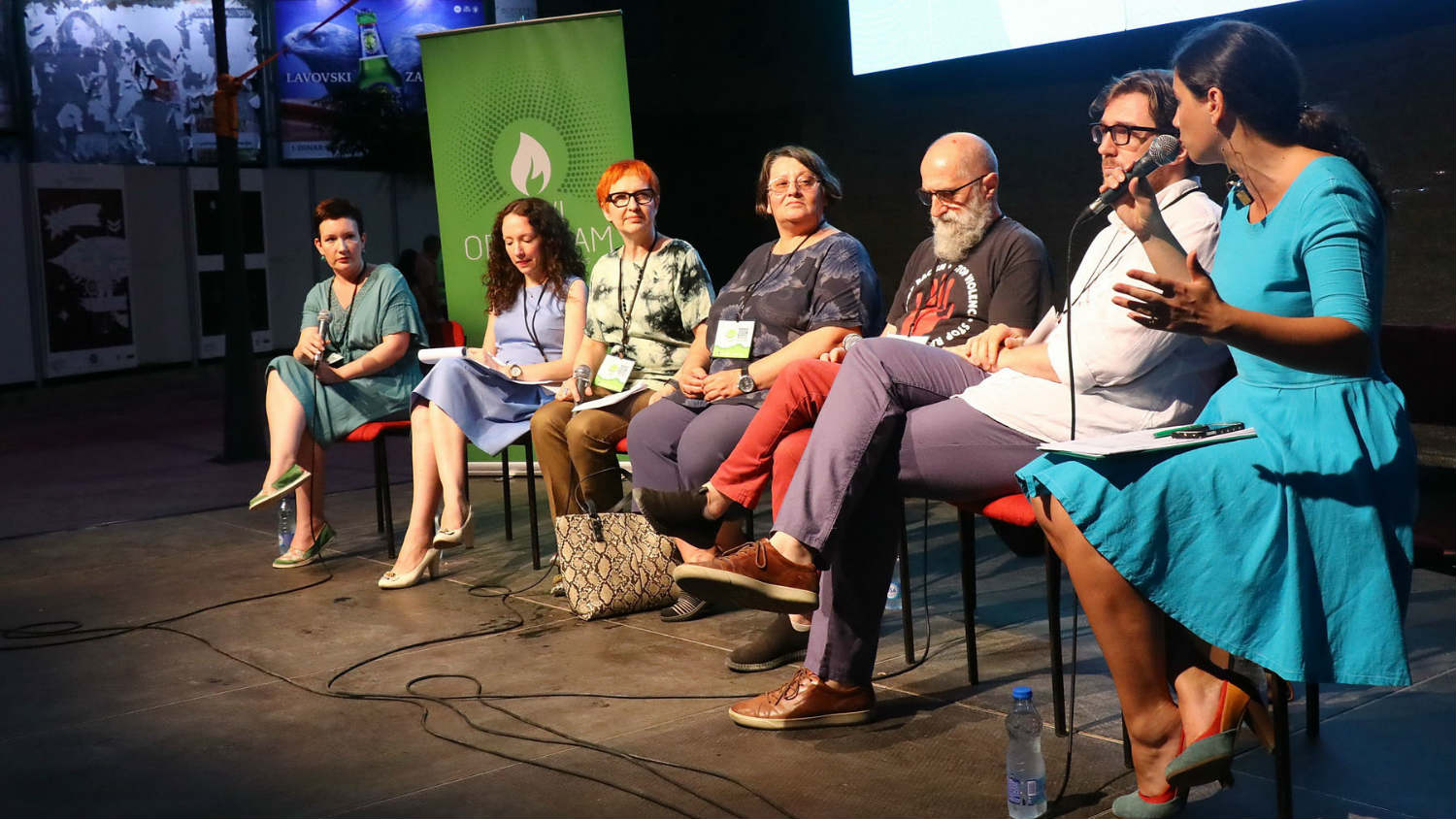 Policija sprečila dolazak Marije Lukić na tribinu Zone Novog Optimizma u Šapcu 1