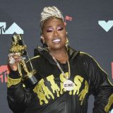 Misi Eliot: Sirovo i iskreno 3