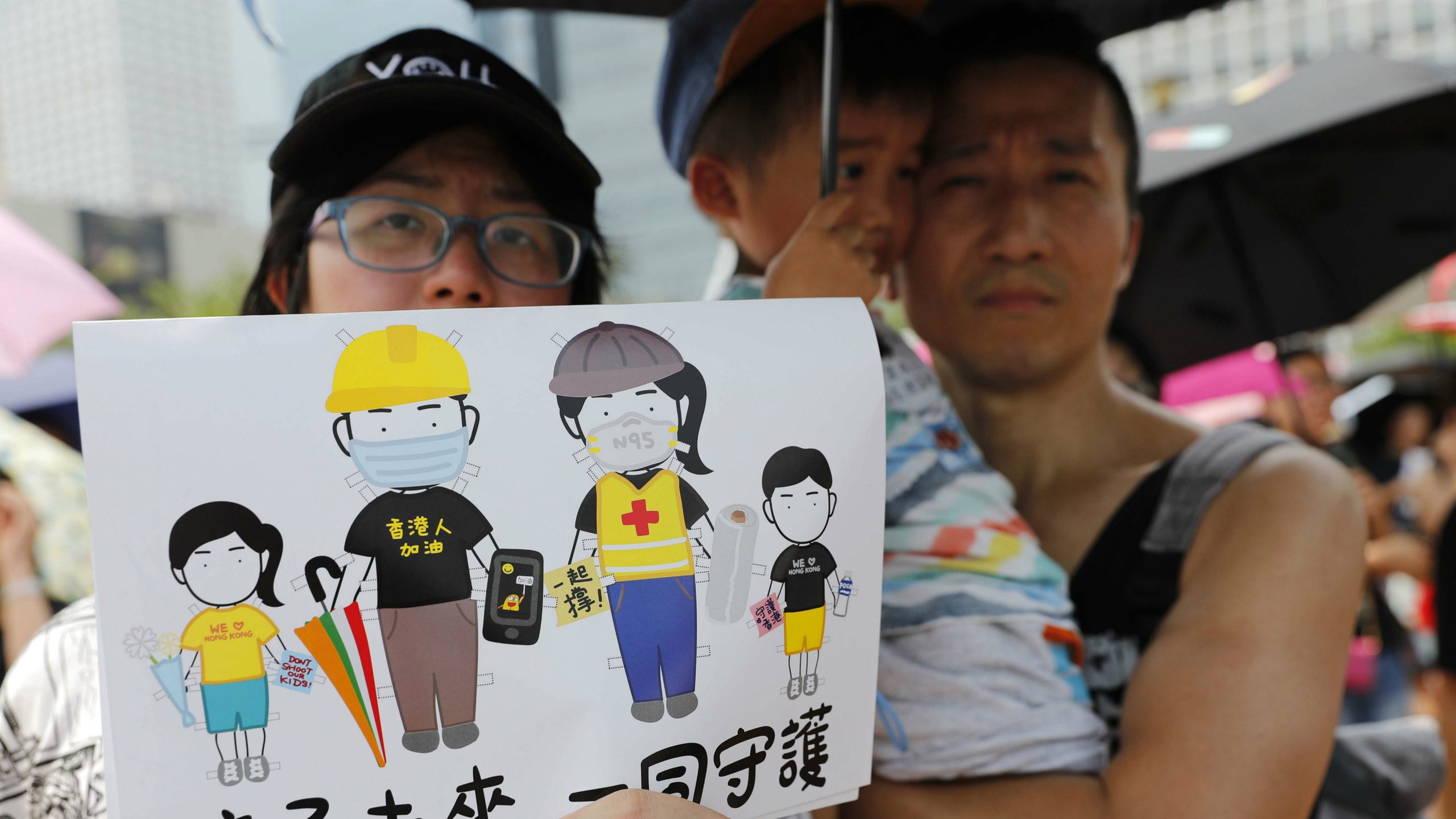 Nekoliko stotina demonstranata sa porodicama na ulicama Hongkonga 1