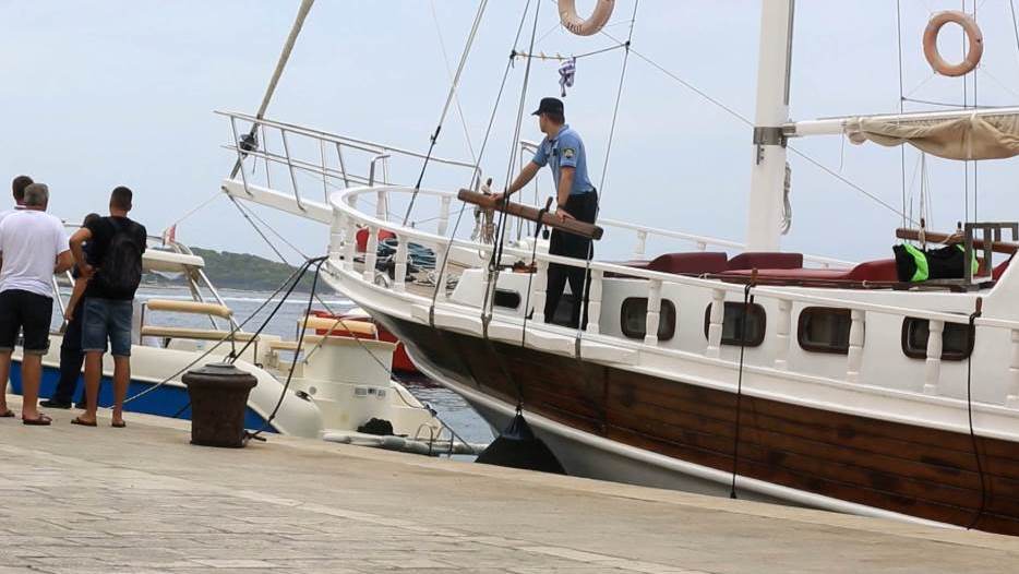 Uhapšeni vlasnik i kapetan broda na kojem su se otrovali Italijani na Hvaru 1
