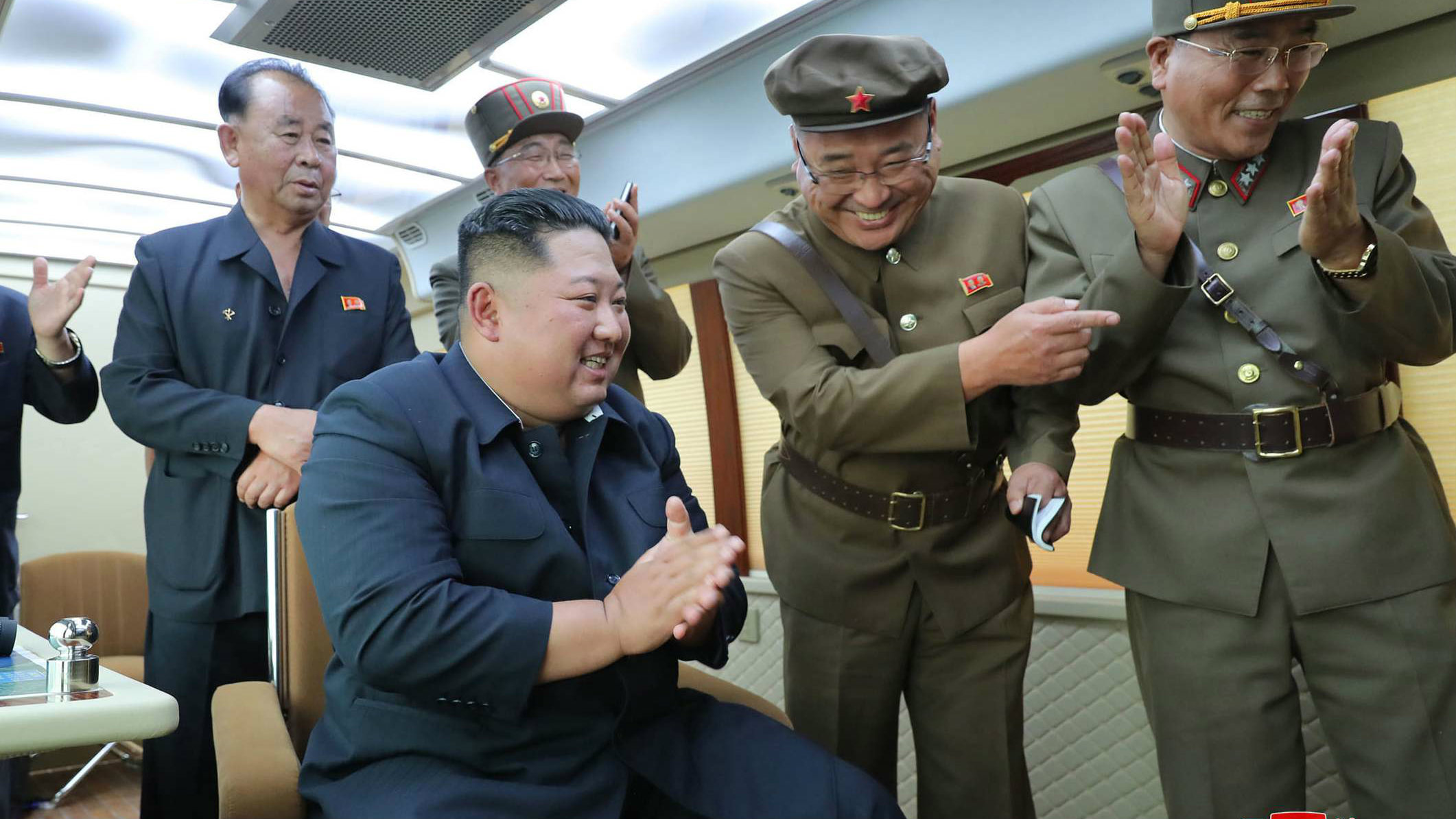 Kim Džong Un nadgledao probu novog oružja Severne Koreje 1
