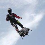 Leteći čovek u drugom pokušaju prešao Lamanš svojom napravom 4