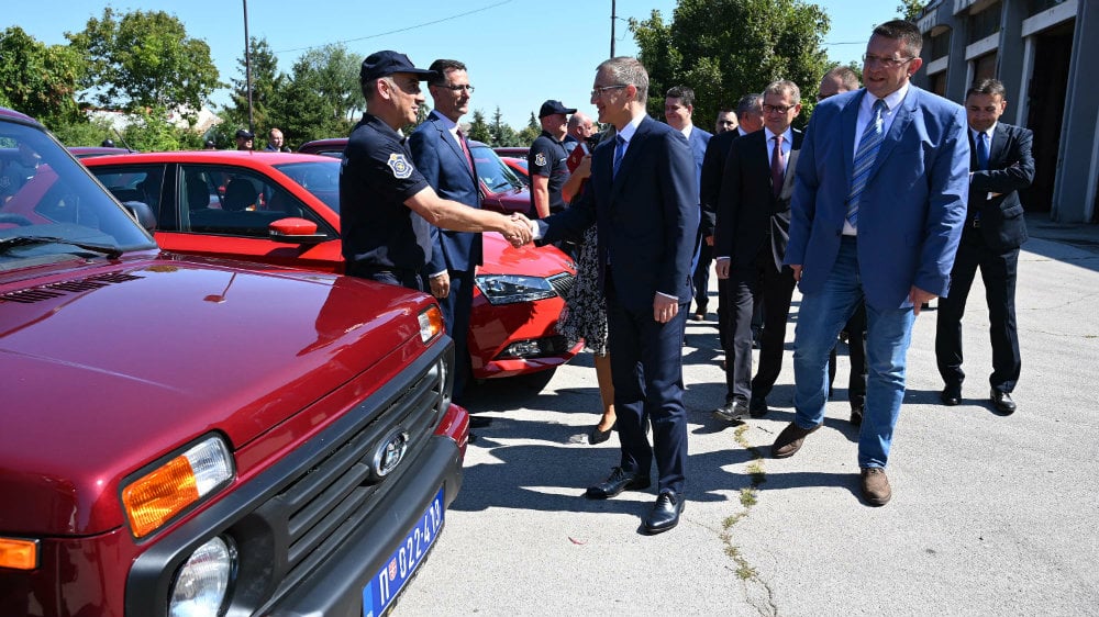 Ministar na uručenju 93 vozila najavio još novih kamiona za vatrogasce Srbije 1
