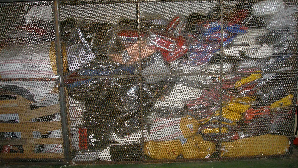 Na Gradini zadržano preko četiri tone sumnjive garderobe i neprijavljene devize 1