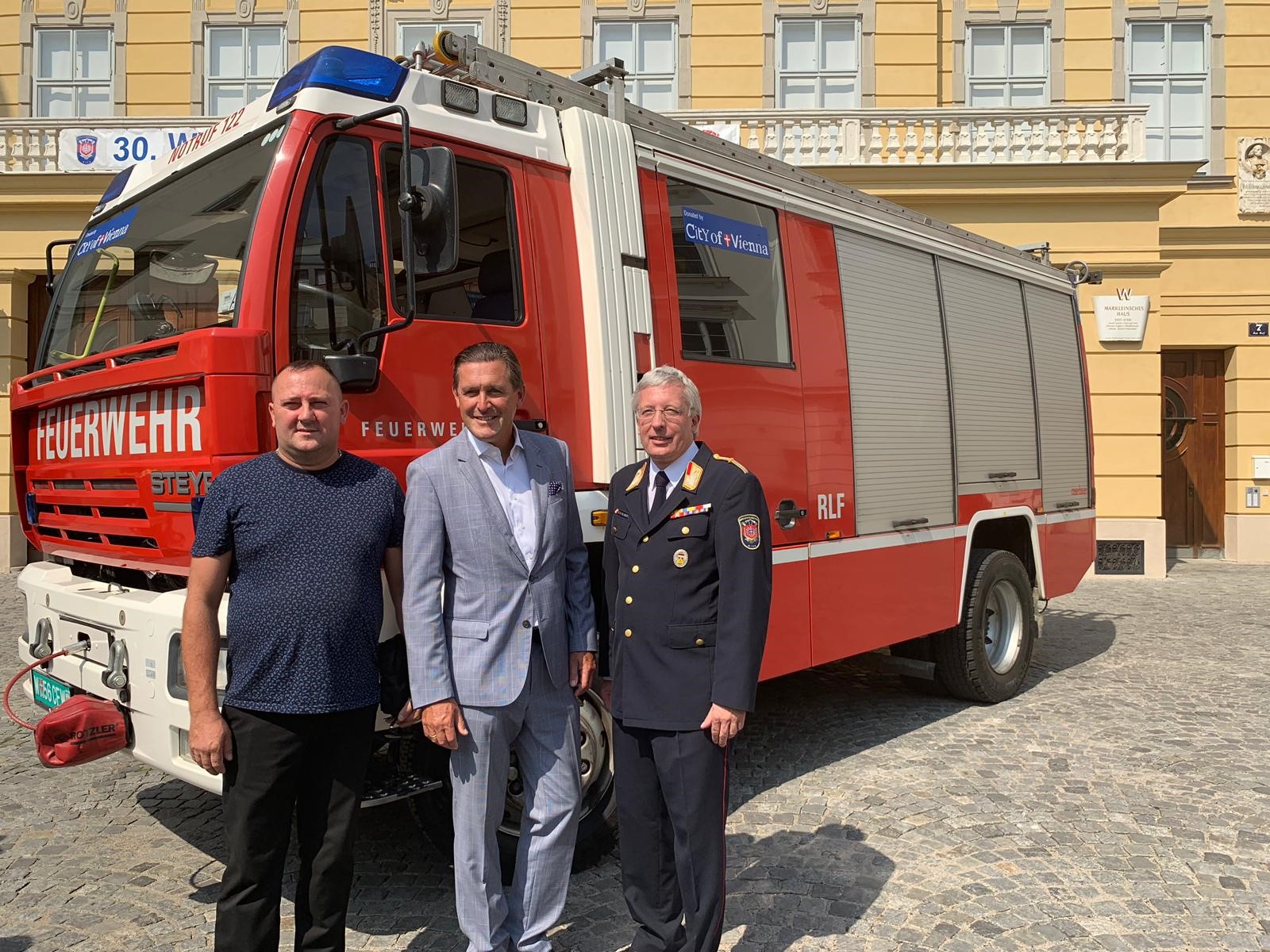 Poklon Beča: Vatrogasno vozilo za Žagubicu 1
