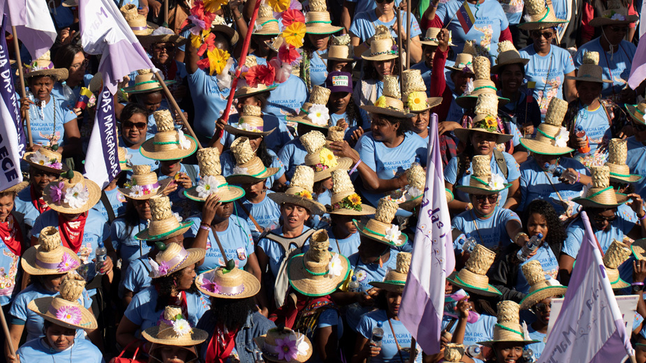 Oko 100.000 žena u Brazilu protestovalo protiv predsednika Bolsonara 1
