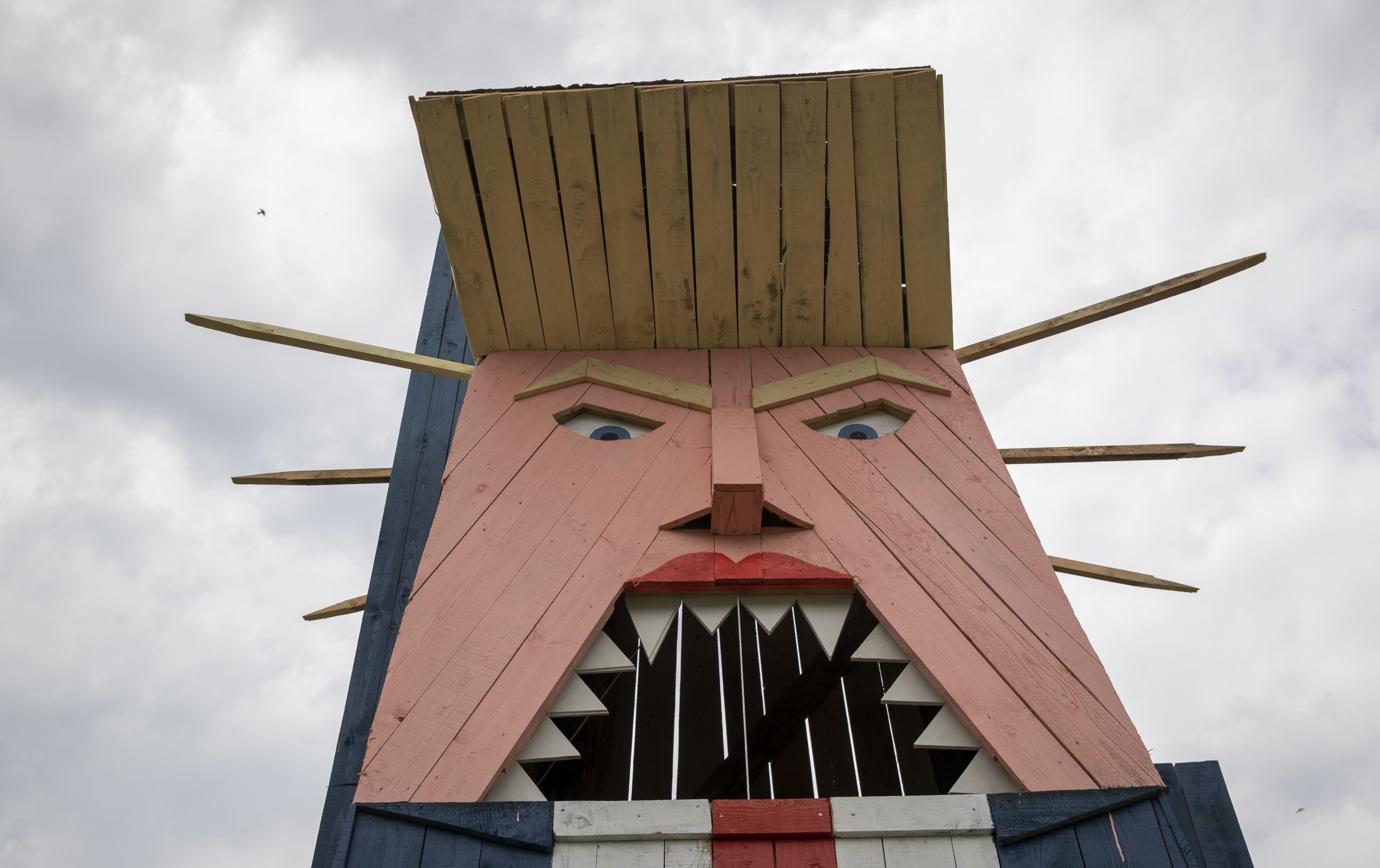 Donald Tramp dobio drveni kip u Sloveniji, Melanijinoj domovini 1