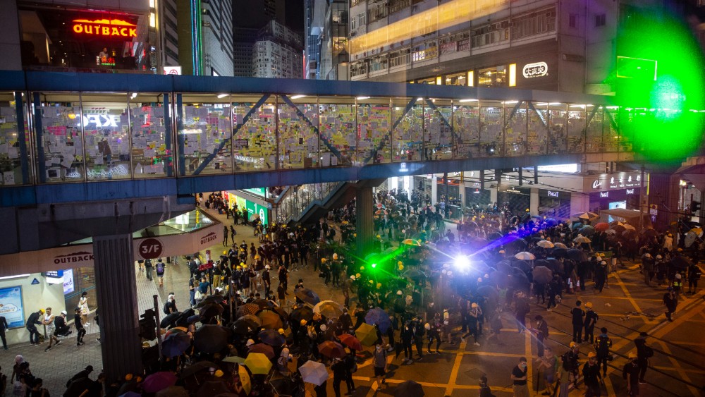 Sajber rat na ulicama Hong Konga: Protestanti laserima protiv kamera 1