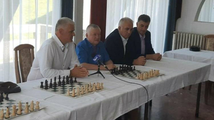 Anatolij Karpov boravio u Plužinama 1