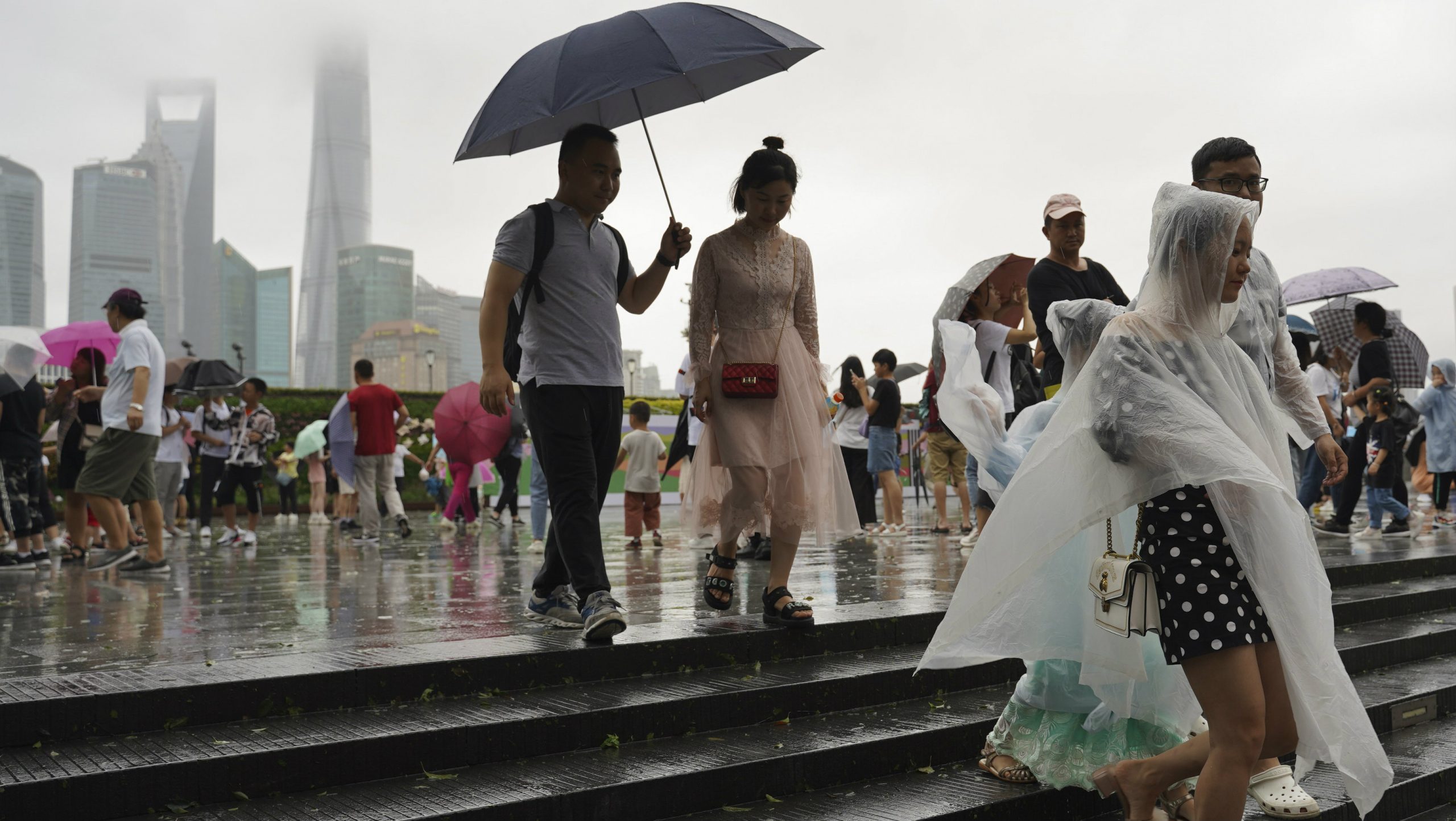 Broj poginulih u naletu tajfuna u Kini povećan na 33 1