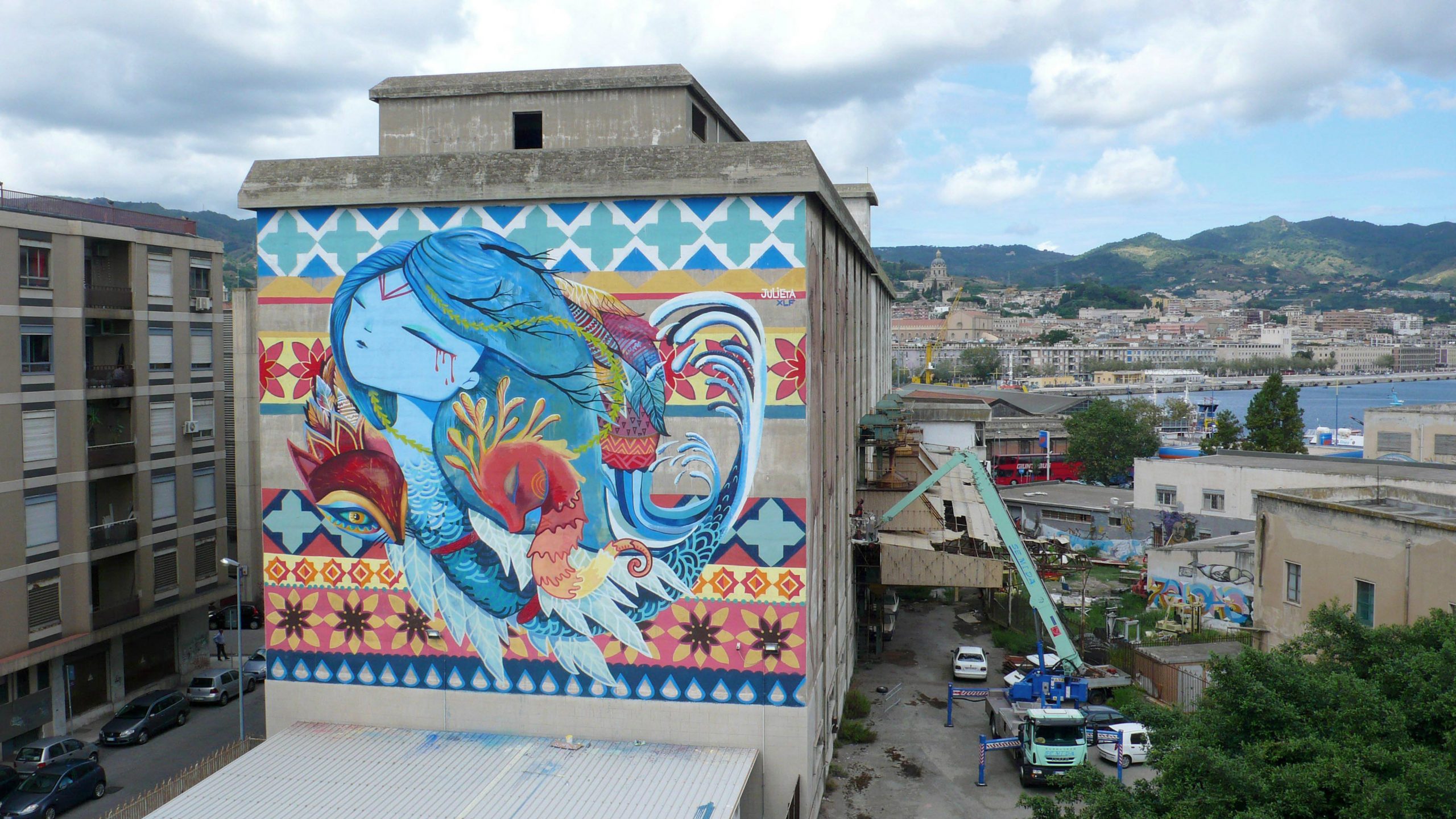 Julieta XLF slika mural na festivalu Rekonstrukcija 1 Julieta XLF slika mural na festivalu Rekonstrukcija 1