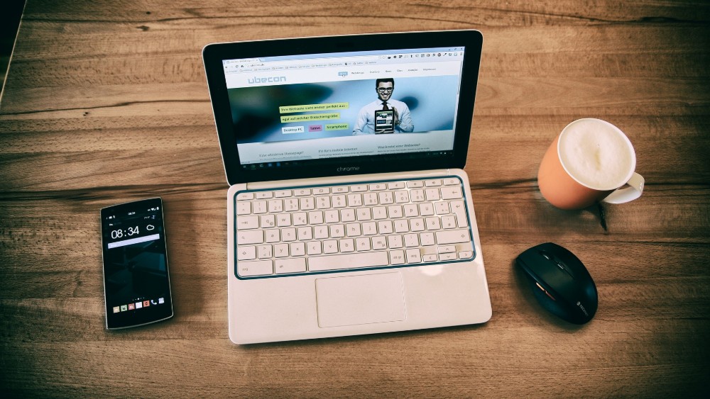 Koliko online vremena provodimo na računaru, a koliko na telefonu? 1