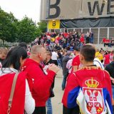 Delije brutalno tukle muškarca, policija pucala u vazduh 4