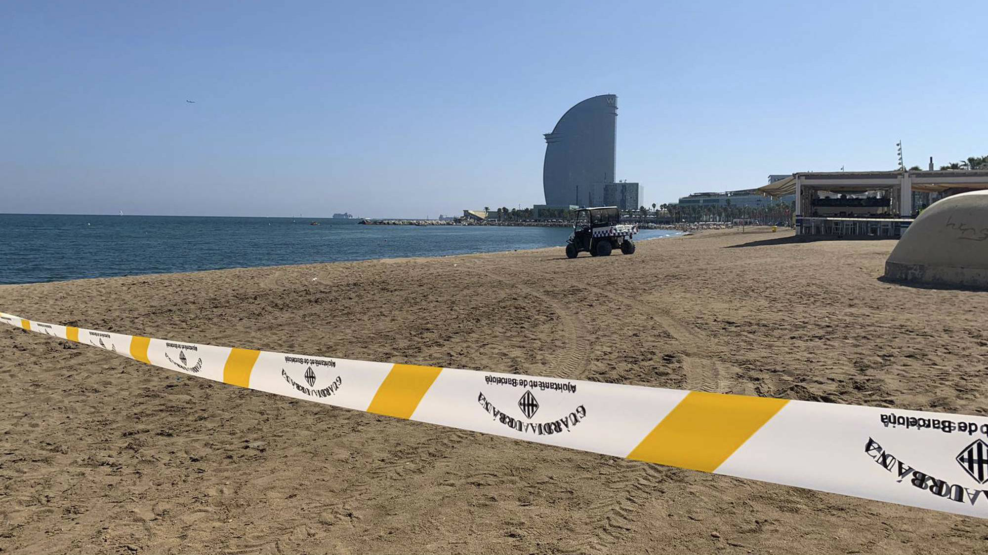 Policija evakuisala plažu u Barseloni posle otkrića stare bombe u moru 1