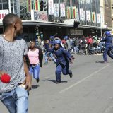 Policija silom protiv demonstranata u Zimbabveu 4