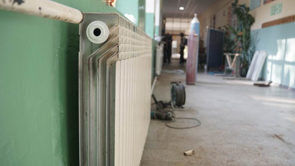 Donacija od 2,6 miliona dinara za uređenje škole u selu Metovnica kod Bora 1