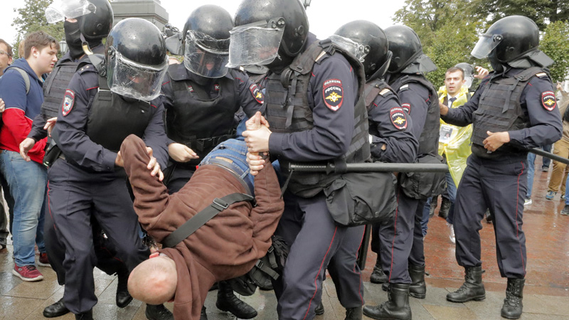 Ponovo oštra reakcija ruske policije u Moskvi, uhapšeno više od 800 demonstranata 1