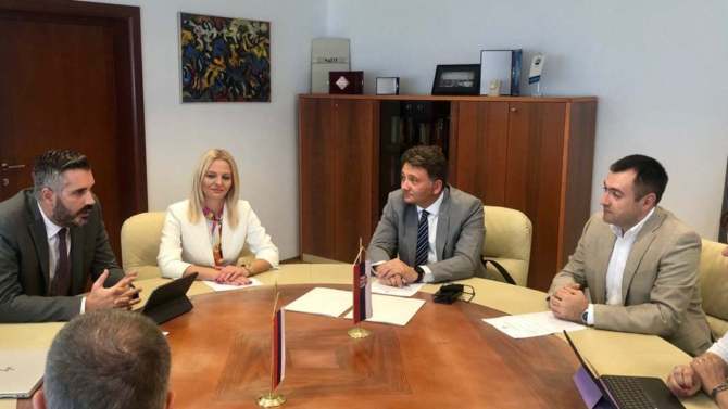 Kroz program „Srbija digitalizuje“ do savremene elektronske uprave i u Republici Srpskoj 1 Kroz program „Srbija digitalizuje“ do savremene elektronske uprave i u Republici Srpskoj 1