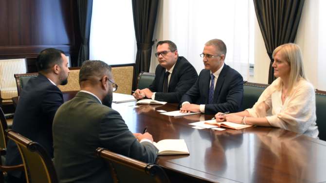 Stefanović sa ambasadorima o argumentima protiv prijema Kosova u Interpol 1
