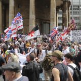 Protest pristalica osuđenog britanskog desničara u Londonu 12
