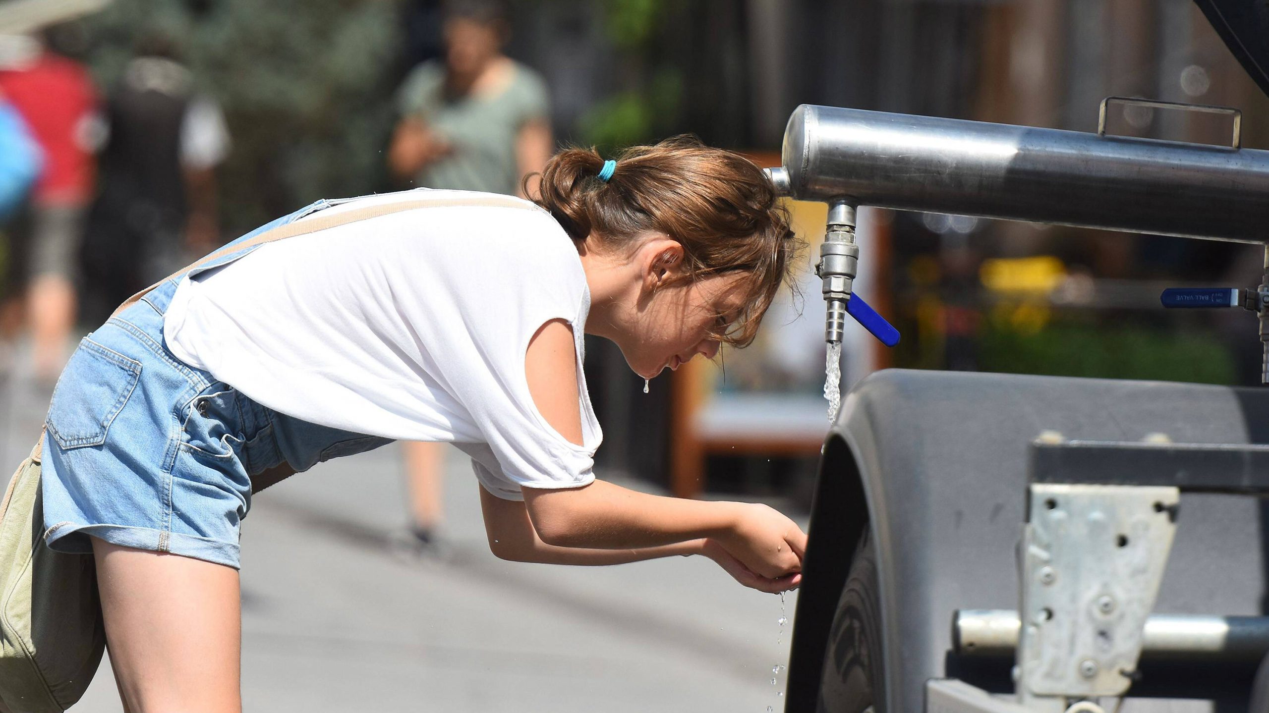 Cisterne sa vodom za piće na više lokacija u Beogradu, sutra do 36 stepeni 1