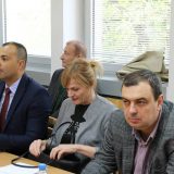 Leks specijalisom pomeriti izbore za jesen 6