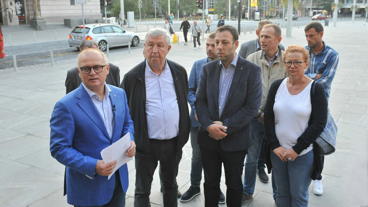 Državna bruka na Trgu republike 1