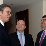 Zapad obećava i finansijsku pomoć za priznanje Kosova 1