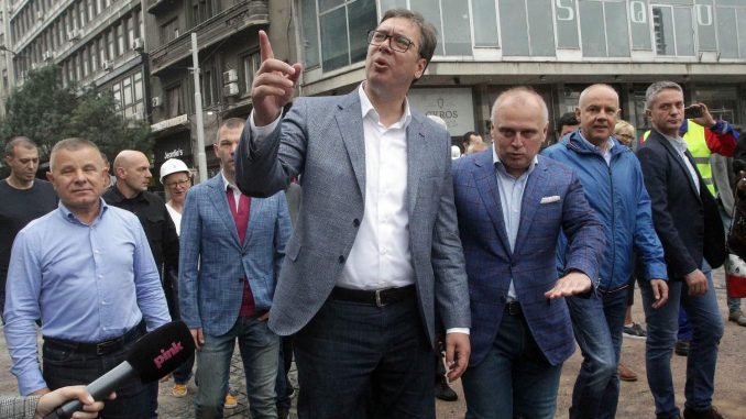"1 od 5 miliona" Vučiću: Dosta spina, objavi imena osumnjičenih za paljenje knjige 3