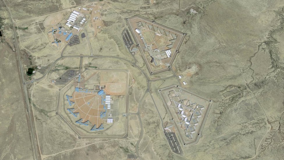 Alkatraz u planinama: Najsuroviji zatvor u Americi i verovatno novi dom za El Čapa 3 Satellite pictures show the ADX Florence prison from above