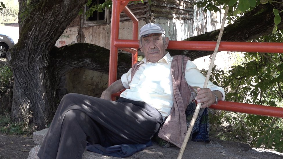 Meštanin sela Topli Do na straži, septembar 2019.