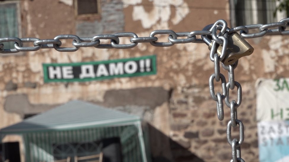 Katanac na mostu Topli Do