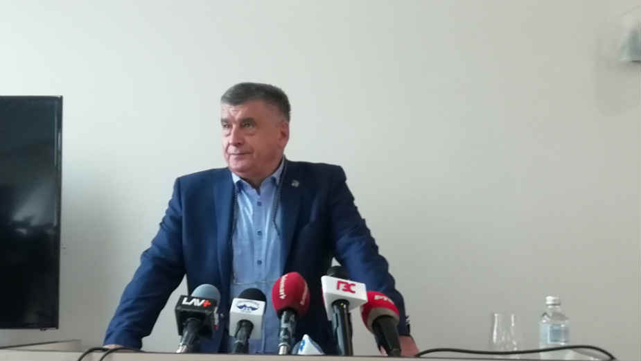 Nisam pratio da li klub plaća porez 1